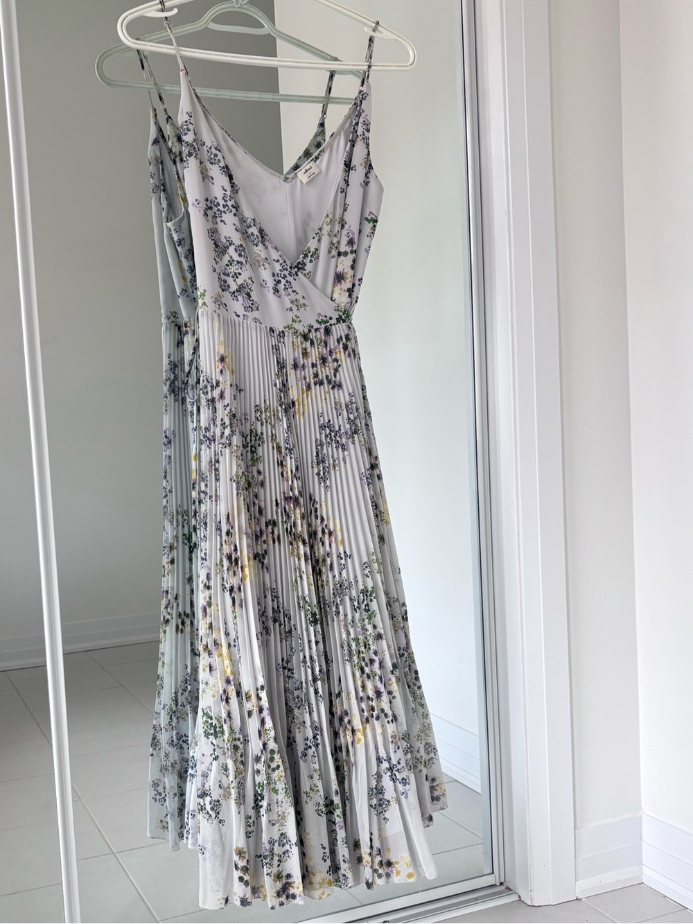 Wilfred Beaune Floral Wrap Tie Pleated Maxi Dress - Picture 2 of 8
